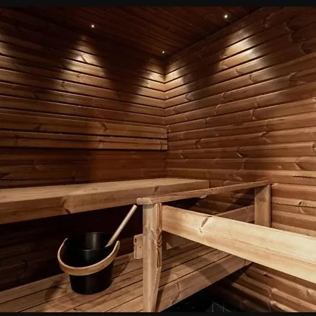 Aparthotel Club *